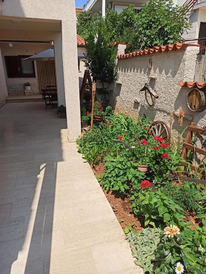 Adria Apartments Póla Kültér fotó